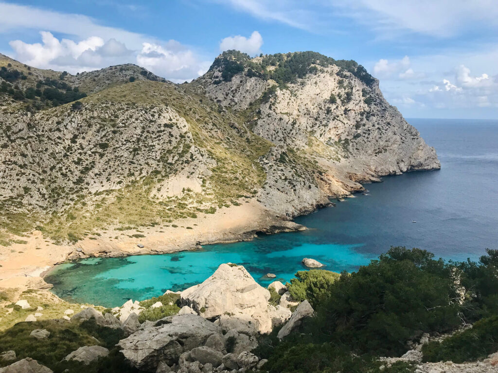 Most beautiful hidden beaches and spots in Mallorca.