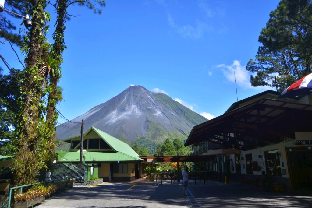 Top adventurous things to do in La Fortuna Costa Rica the amazing hiking hub.