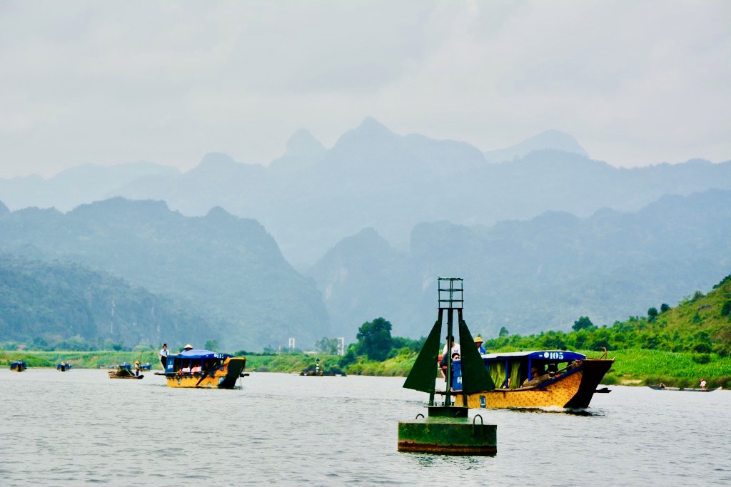 Boat on the way to Phong Nha