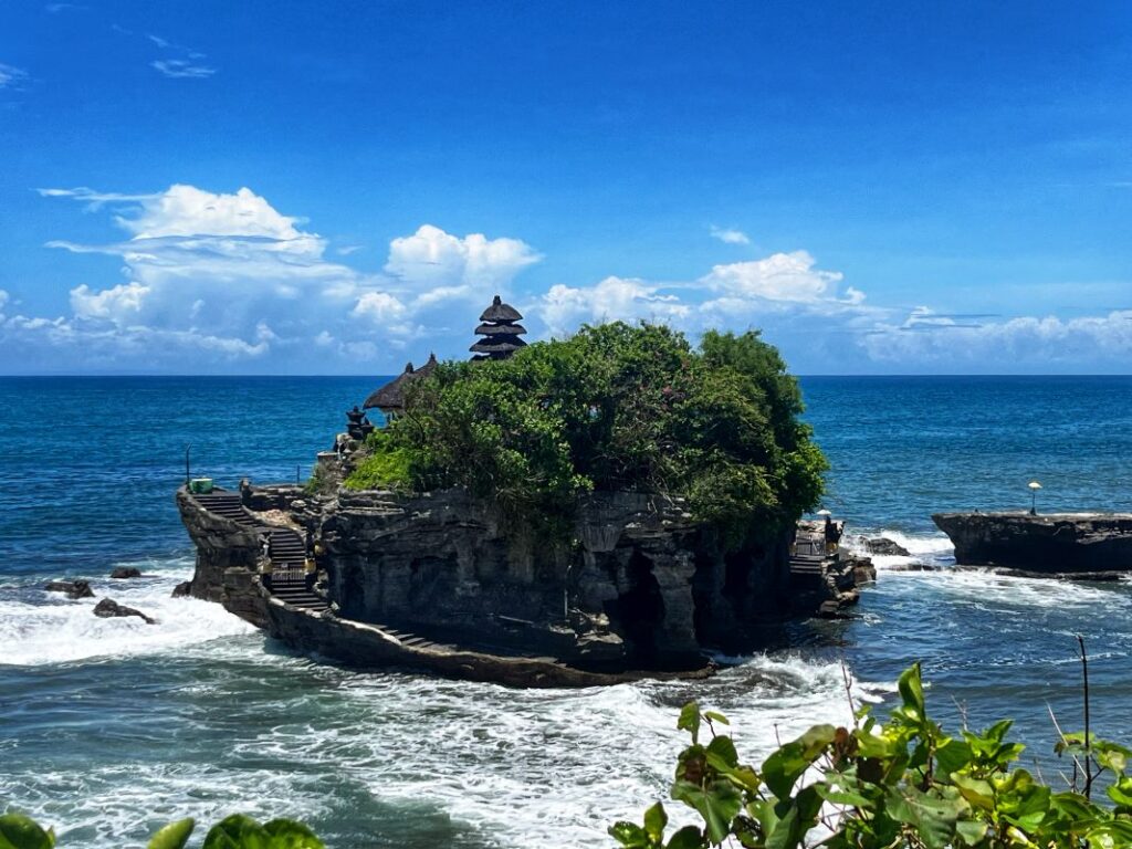10 incredible places to see in Bali Island - Tanah Lot.