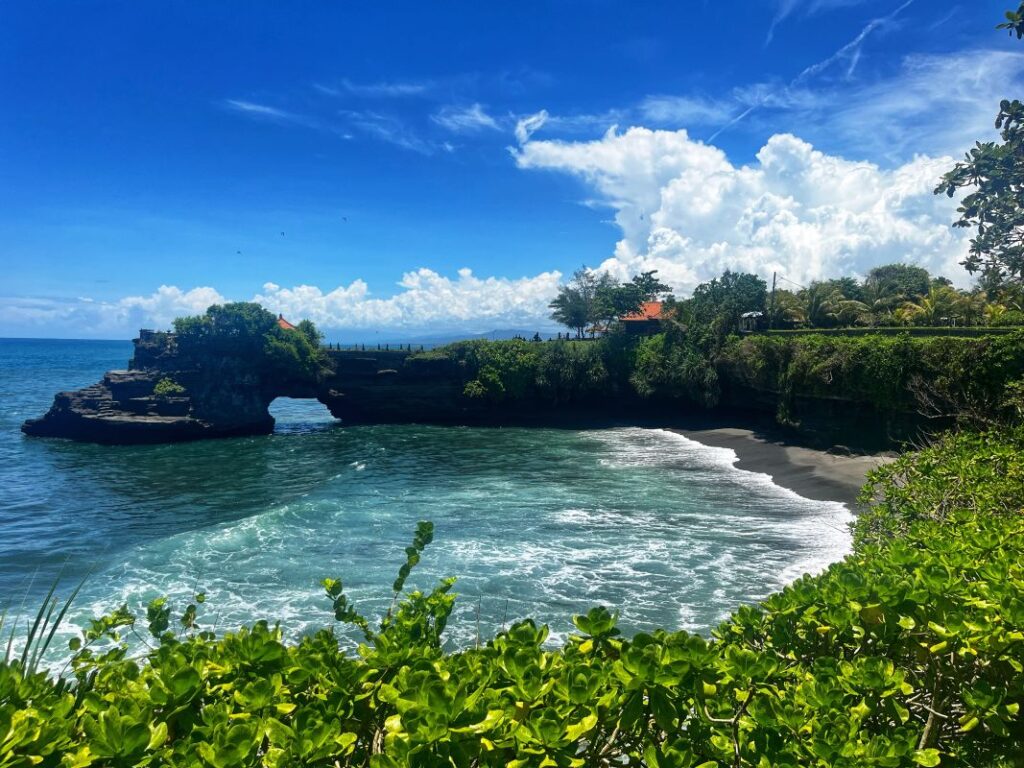 Discover 10 incredible places to see in Bali island - Tanah Lot