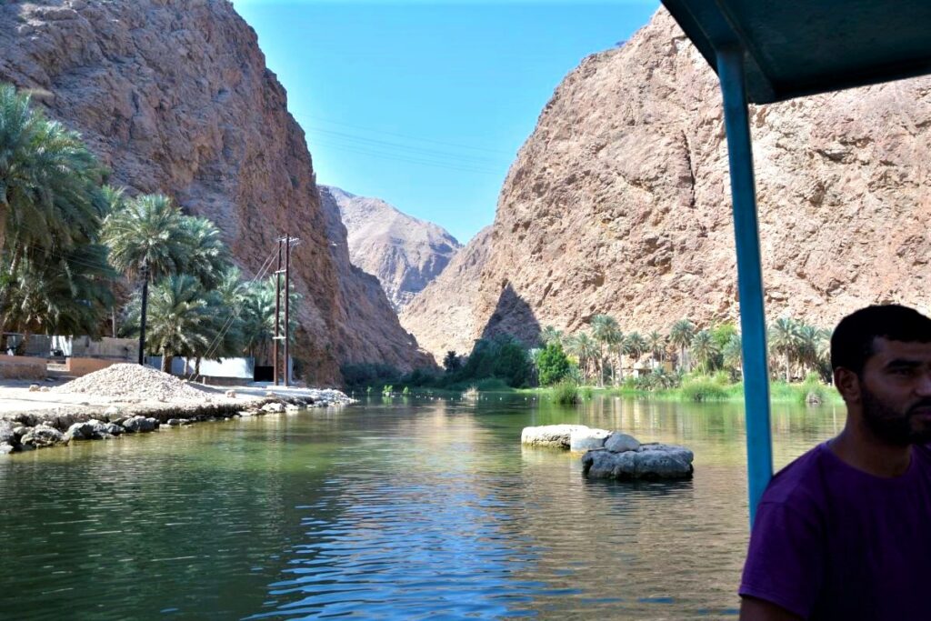 Secret places of best canyon hikes in Oman - www.freestyletraveling.com