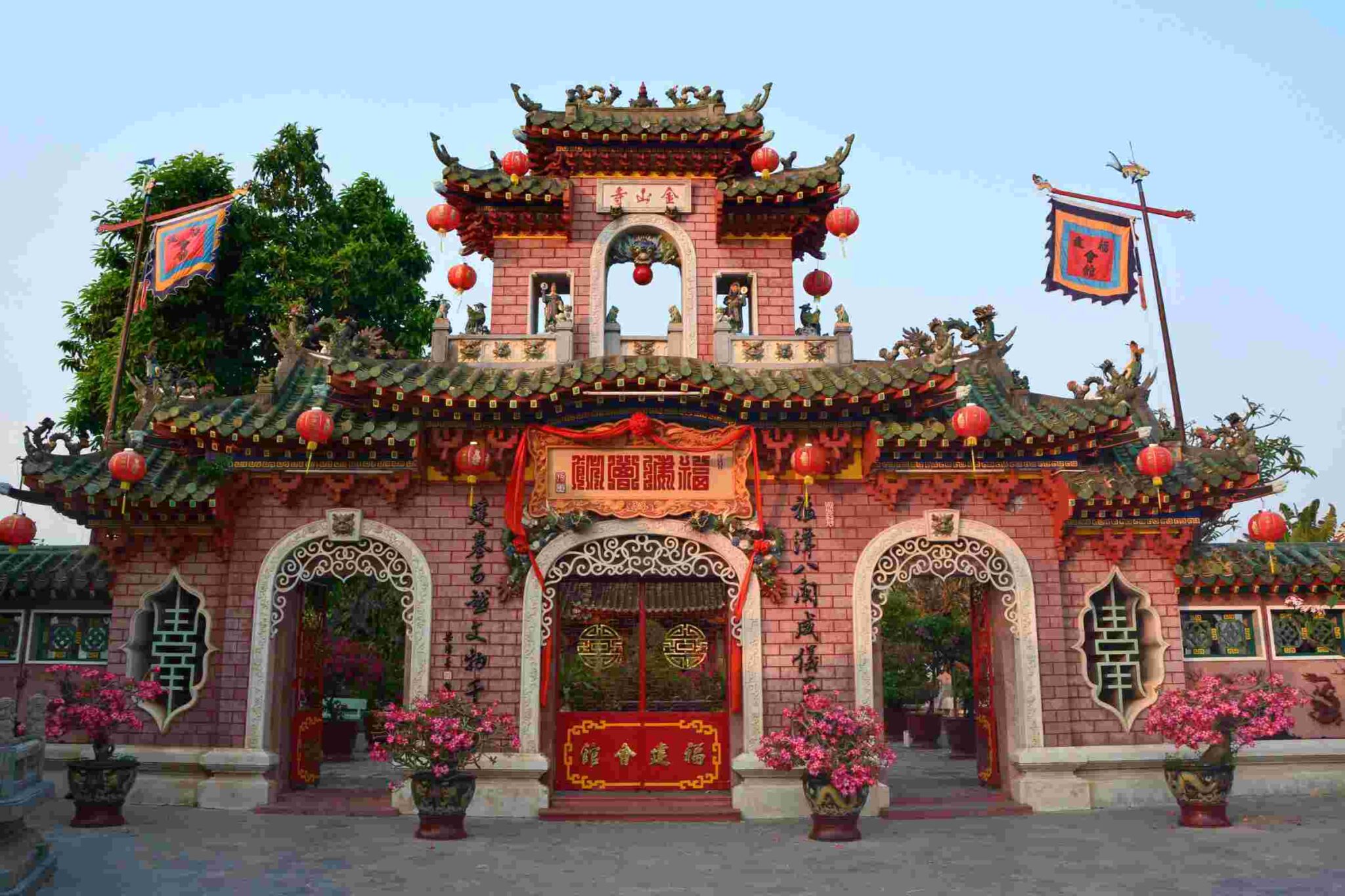 Most unique 3-day itinerary for Hoi An Ancient Town – discover the most beautiful city in Vietnam.