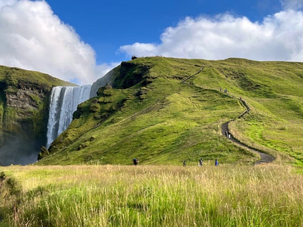 Hiking from Skógar to Thórsmörk – everything you need to know about Fimmvörðuháls trail.