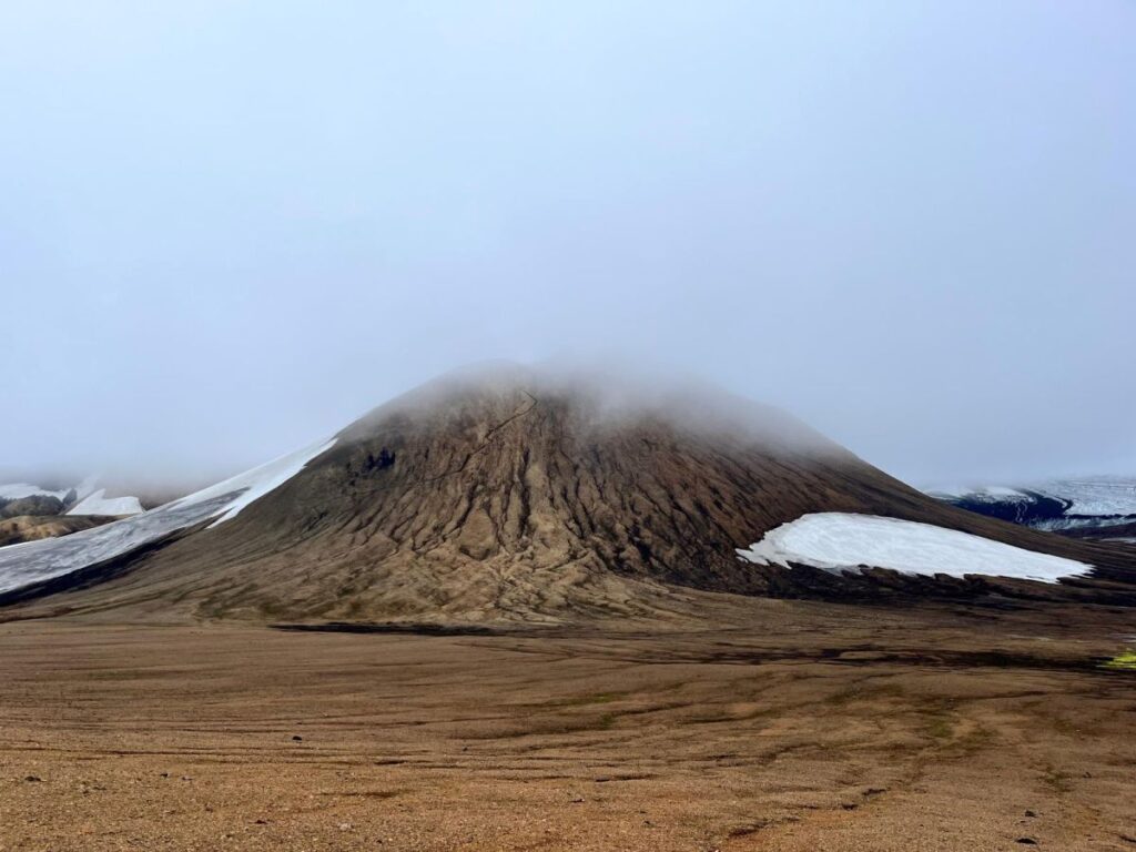 How to prepare for the 4-day Laugavegur trail from Skogar to Landmannalaugar.